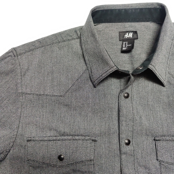H&M Long Sleeve Button Down Shirt Men's Medium - Picture 1 of 6